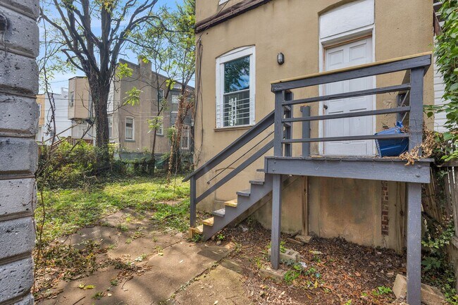 Building Photo - 3503 Oakmont Ave