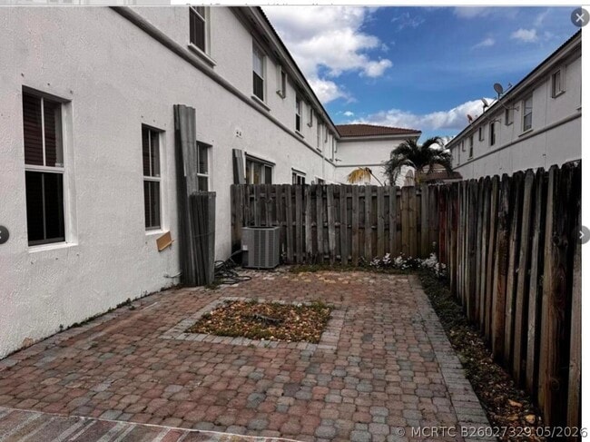 Building Photo - 15746 SW 41st St