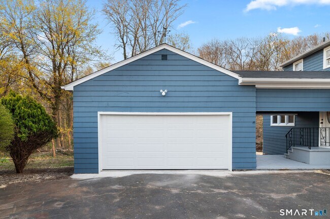 Building Photo - 28 Bell Pond Dr