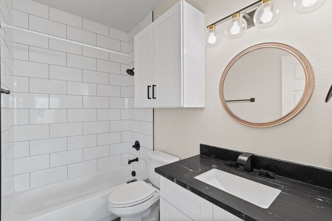 Building Photo - 853 Cypress Ln