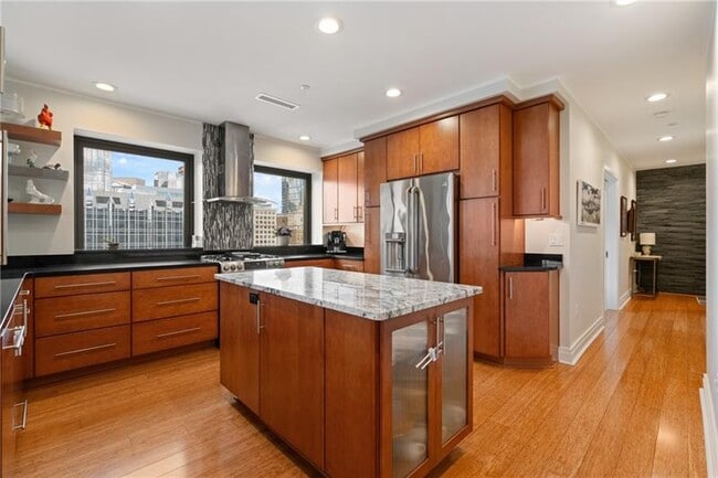 Building Photo - 151 Fort Pitt Blvd