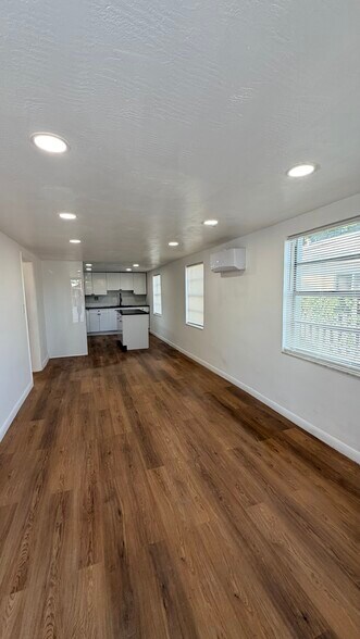 Building Photo - 414 Phippen Waiters Rd