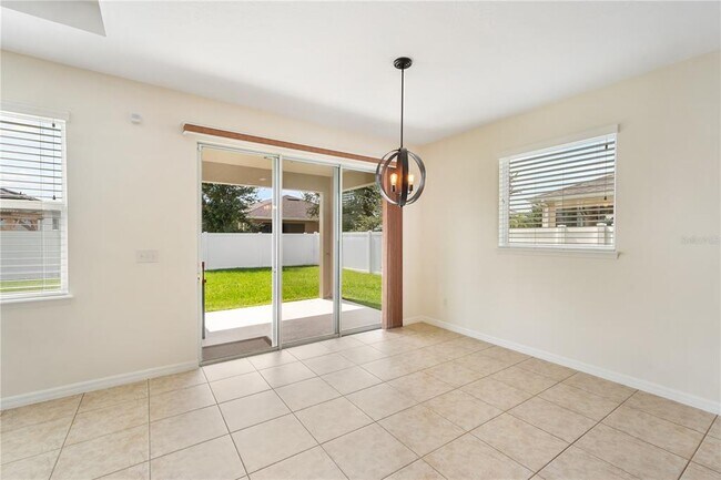 Building Photo - 5401 Suncatcher Dr
