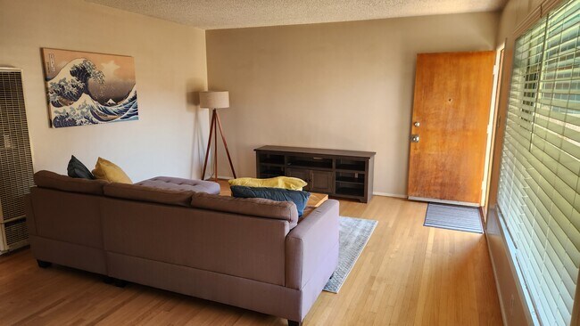 Building Photo - 2222 2nd St