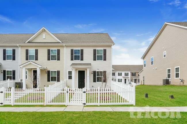 Building Photo - 7 Beautyberry St