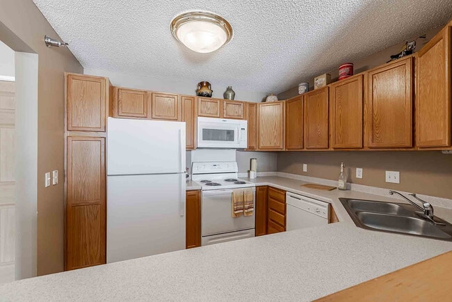 Building Photo - Avana Maple Grove
