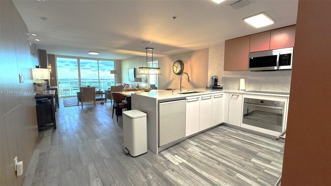 Building Photo - 400 Sunny Isles Blvd