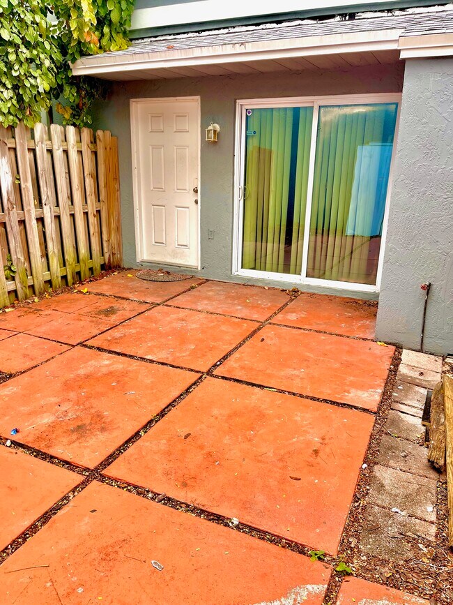 Building Photo - 17 Crossings Cir