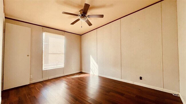 Building Photo - 12106 Johnson Rd