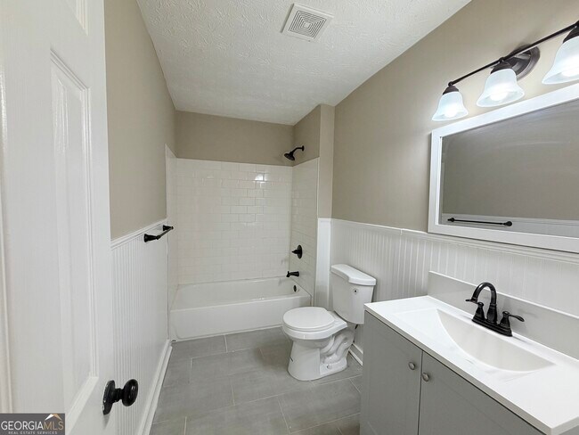 Building Photo - 1545 Orlando St SW