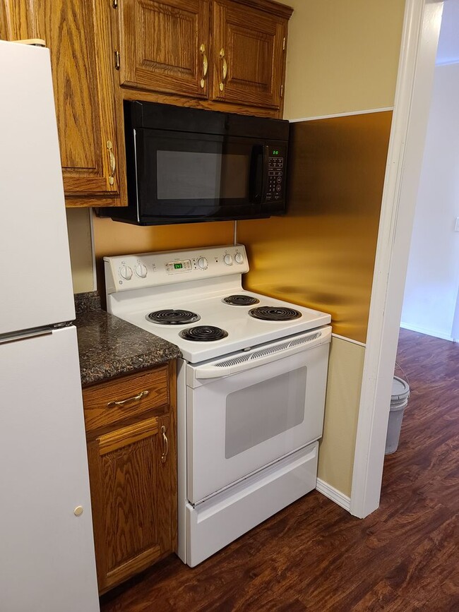 Building Photo - Magnolia Townhome
