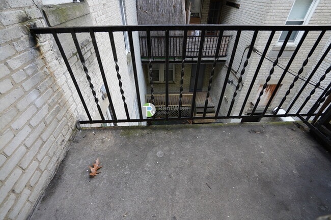 Building Photo - 8 Vinal St