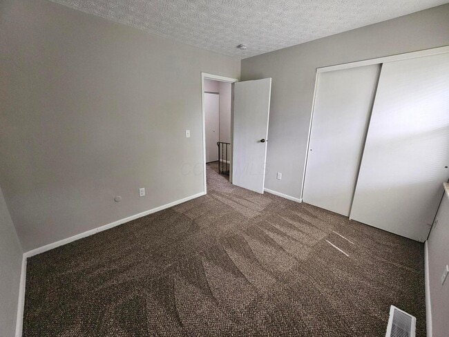 Building Photo - 2084 Brookfield Rd