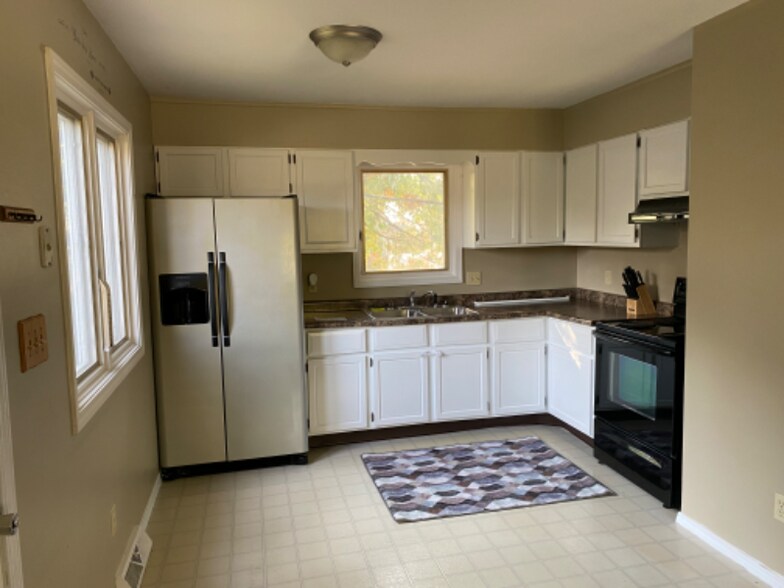 Primary Photo - 304 E Harrison St