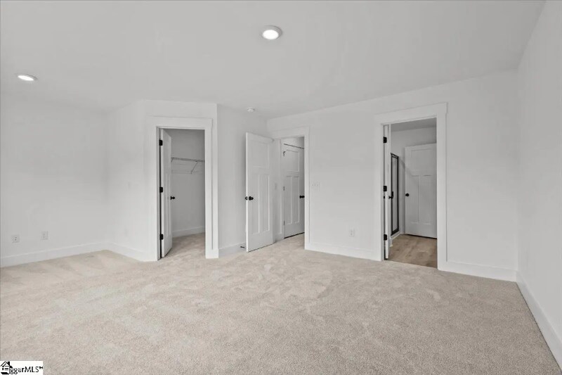 Building Photo - 208 Curhill Ln