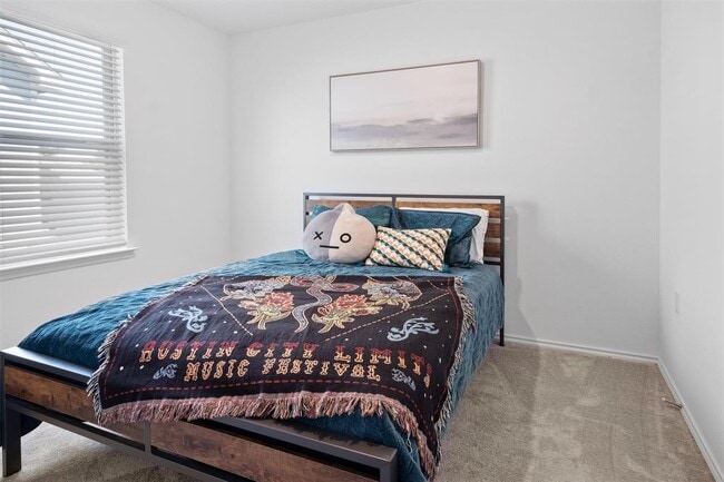 Building Photo - 6809 Ellsworth Walk