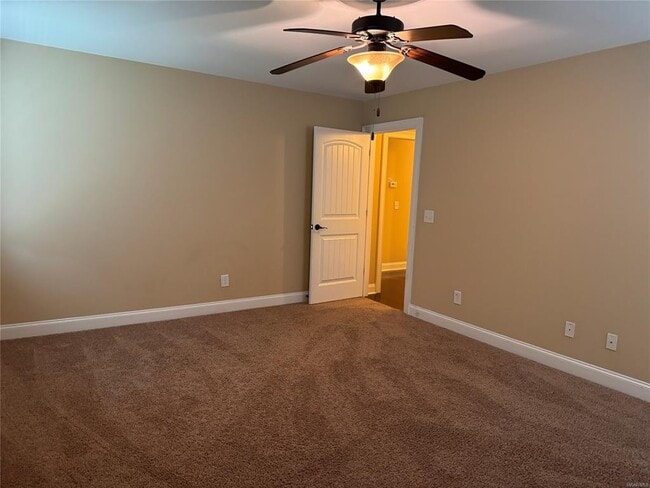 Building Photo - 436 Sydney Dr N