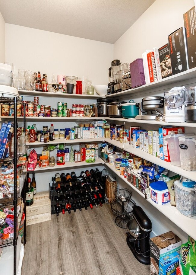 Building Photo - Luxury Ranch-Style Home for Rent | Wolf Ranch | D20 Schools | Pikes Peak Views