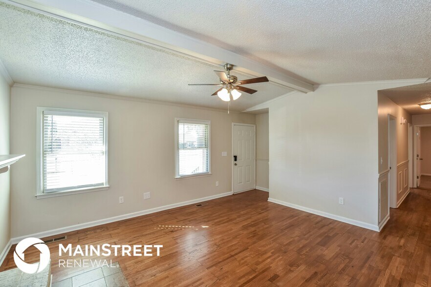 Building Photo - 169 Chanel Dr