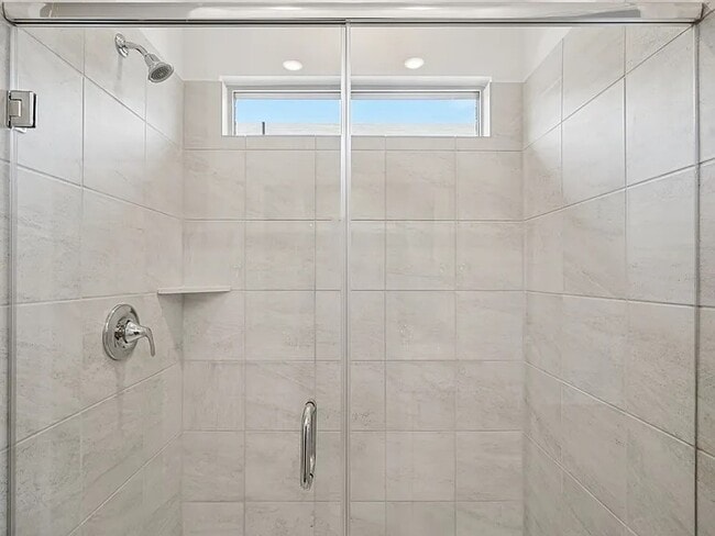 Building Photo - 522 Blanton St