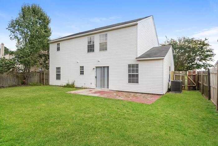 Building Photo - 312 Fox Trot Dr