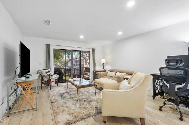 Building Photo - 8436 Cypress Ln