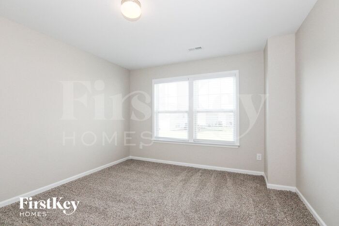 Building Photo - 14435 Lake Crossing Dr