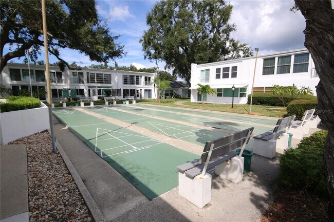 Building Photo - 1655 S Highland Ave