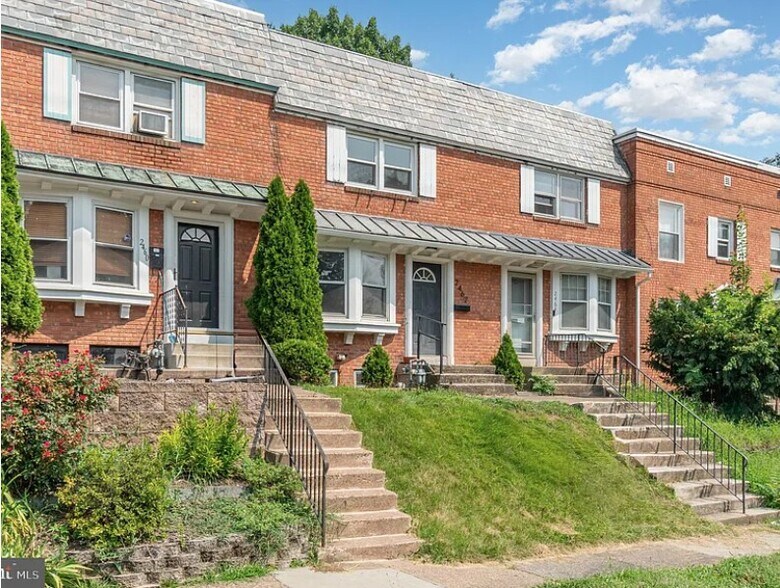 Primary Photo - 2462 Brookwood St