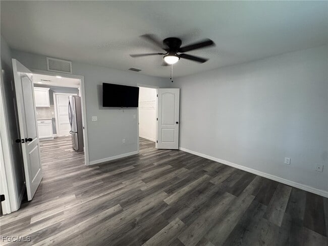 Building Photo - 1021 NW 10th Ave