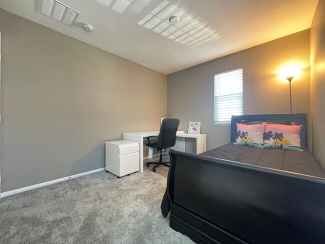 Building Photo - (Fully Furnished) 4 Bedroom + Loft,  3 Full Bath, Gated Community in SouthWest.