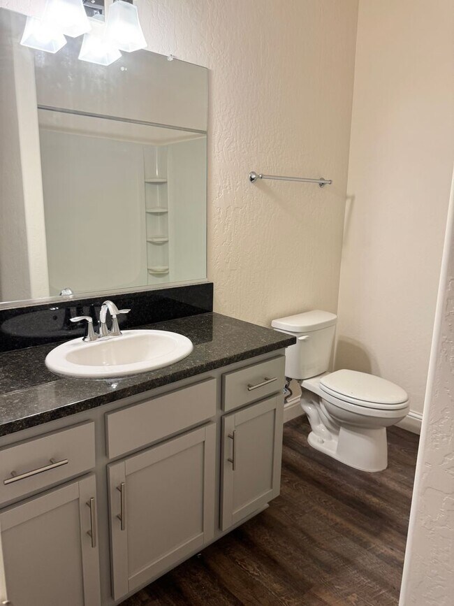 Building Photo - Single Family Home