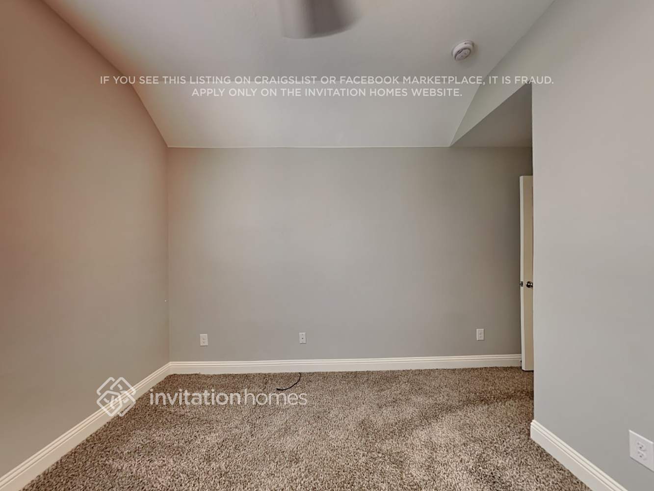 Building Photo - 1304 Roadrunner Dr
