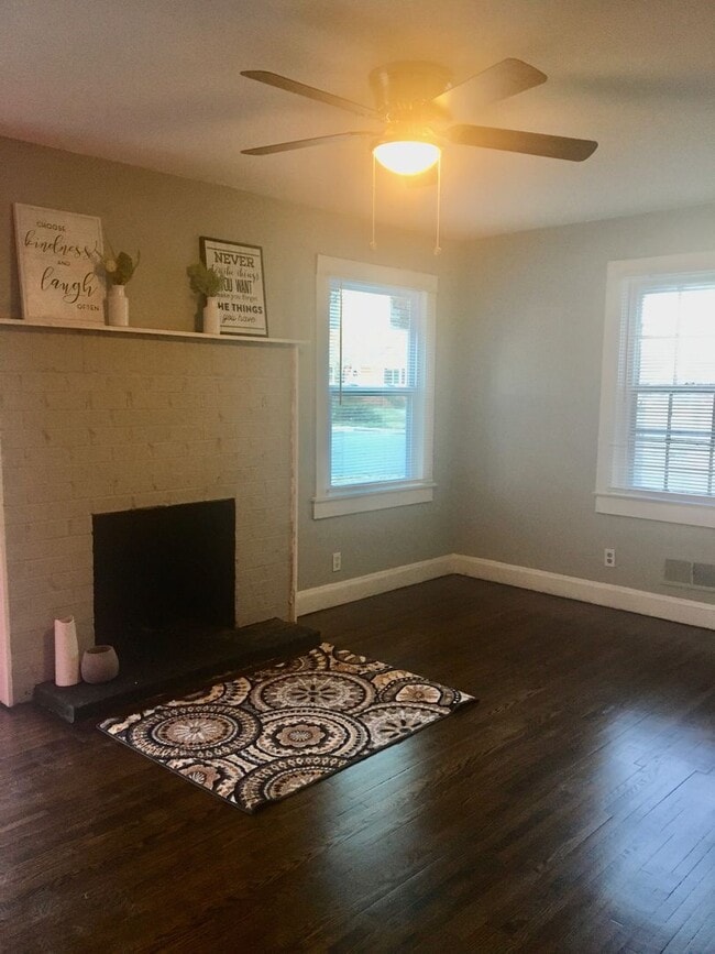 Primary Photo - COMING SOON! 3 Bed House!!! Wooden floors!