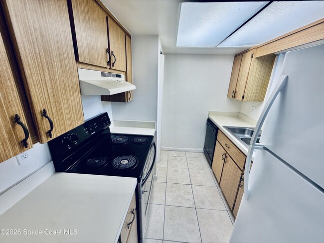 Building Photo - 1301 Arlington Ln NE