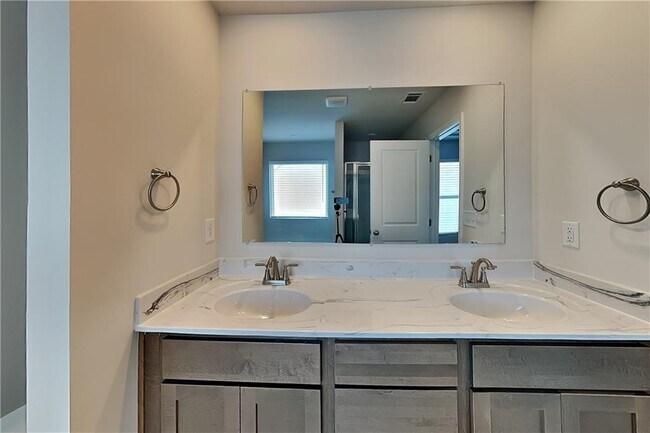 Building Photo - 769 Oakmont Trce
