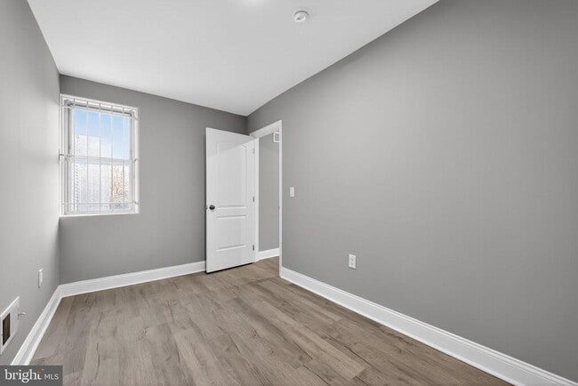 Building Photo - 1208 W Dauphin St