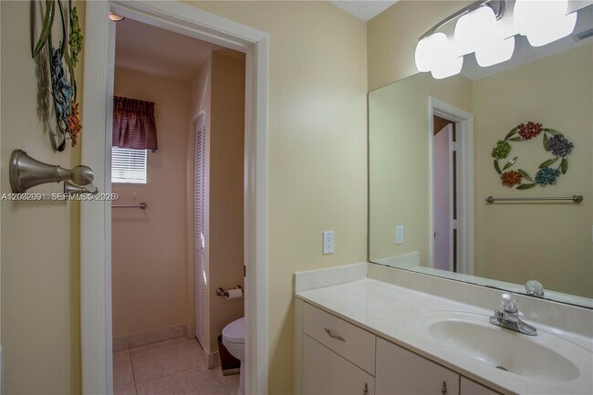 Building Photo - 614 Stanton Ln