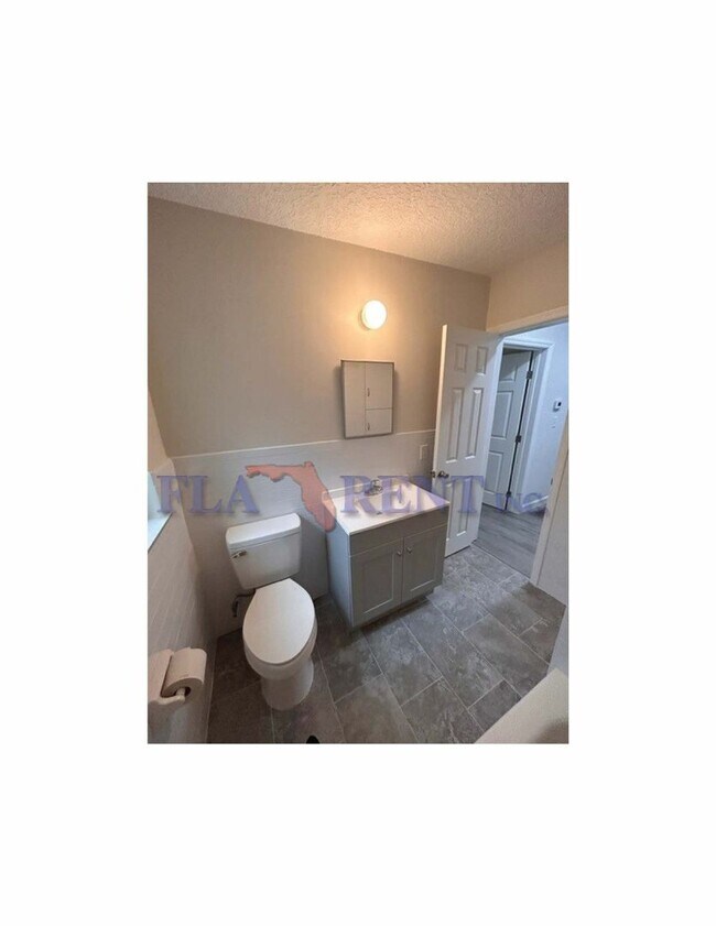 Building Photo - 4/2 Bungalow in Geneva!!