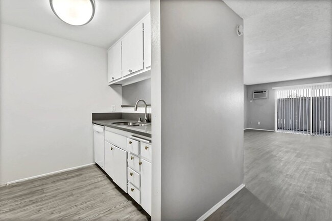 Building Photo - Casa Madrid Apartments