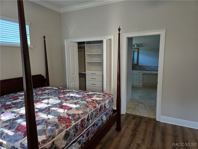 Building Photo - 9322 S DEER Pk Dr