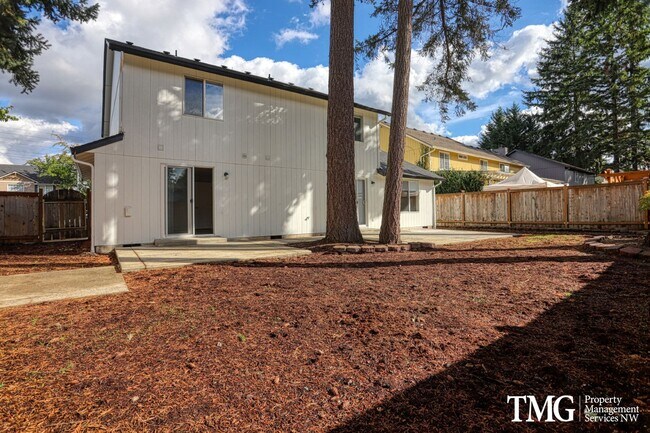 Building Photo - **MI Special: Feb Rent Free!!** 4 Bed 2.5 Bath Home Near Parks, Shopping, and Dining. Main Level ...