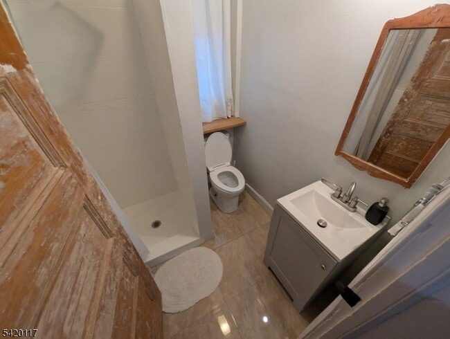 Building Photo - 124 2nd Ave