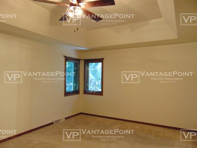 Building Photo - 1482 Parkway Dr