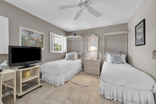 Building Photo - 475 Tequesta Dr