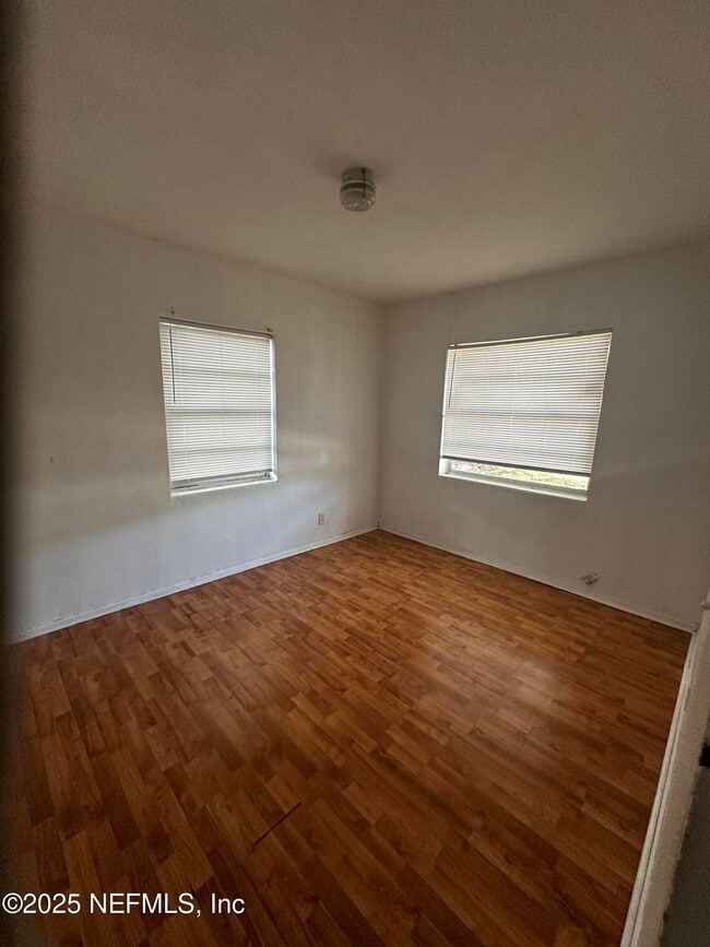 Building Photo - 5174 Admiral Dr