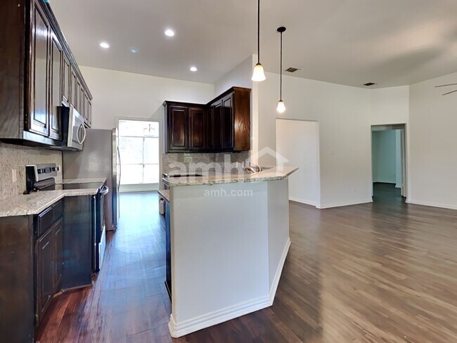 Building Photo - 101 Westend Ln