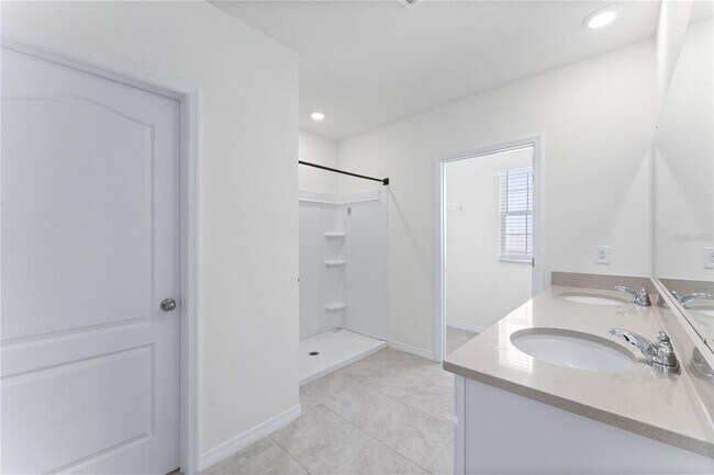 Building Photo - 5038 Foxglove Cir