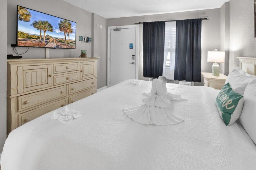 Building Photo - 2001 S Ocean Blvd