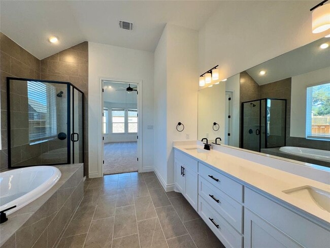 Building Photo - 1301 White Daisy Ln